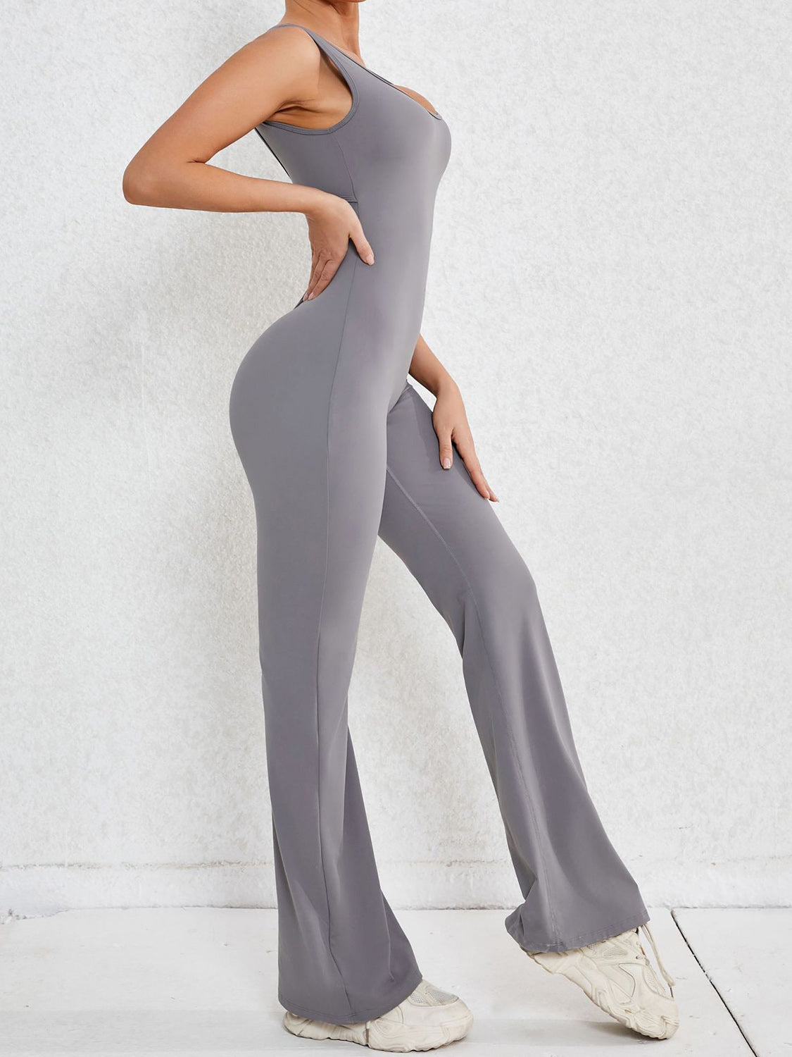 Stilla | Bred Strop Scoop Hals Aktiv Jumpsuit Online nu