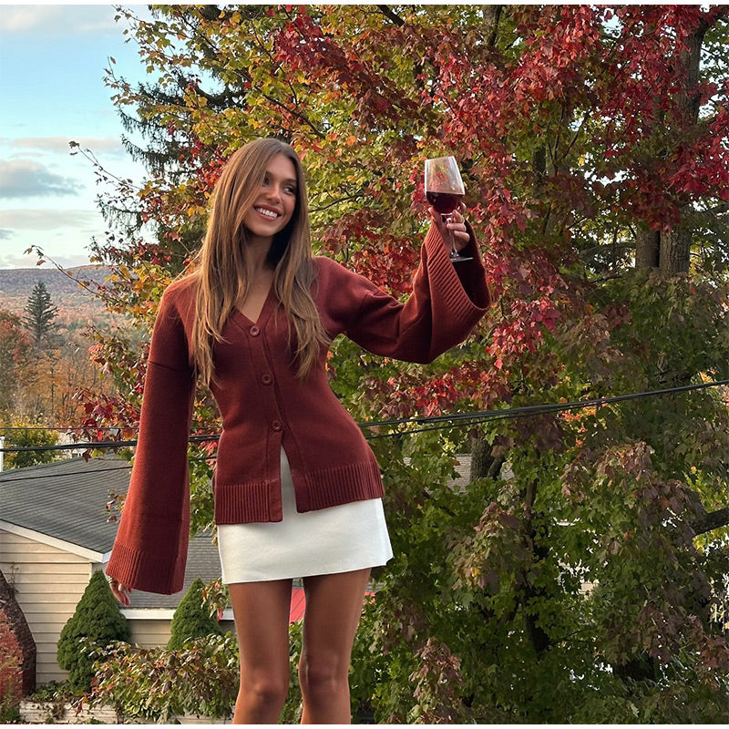 Stilla | Elegant cardigan med V-udskæring Levere
