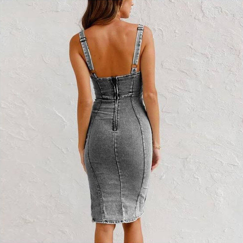 Stilla | Tæt Denim Kjole Med Stropper Og Splitdesign