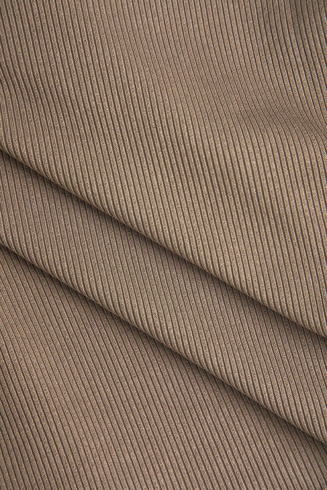 Stilla | Asymmetrisk Langærmet Top Med Cut Out & Knapdetaljer
