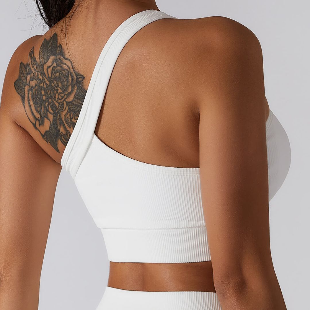 Stilla | Asymmetrisk Ribbet Crop Top Levere