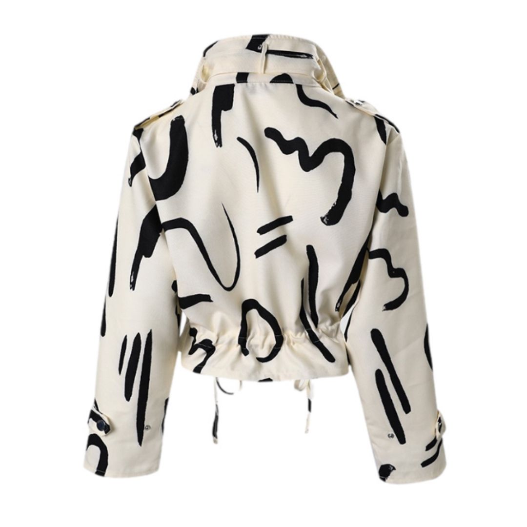 Stilla | Utility jakke med abstrakt print og snøre detalje