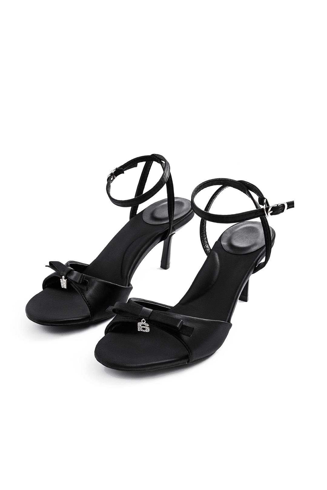 Stilla | Elegante Sorte Sandaletter Med Feminint Udtryk