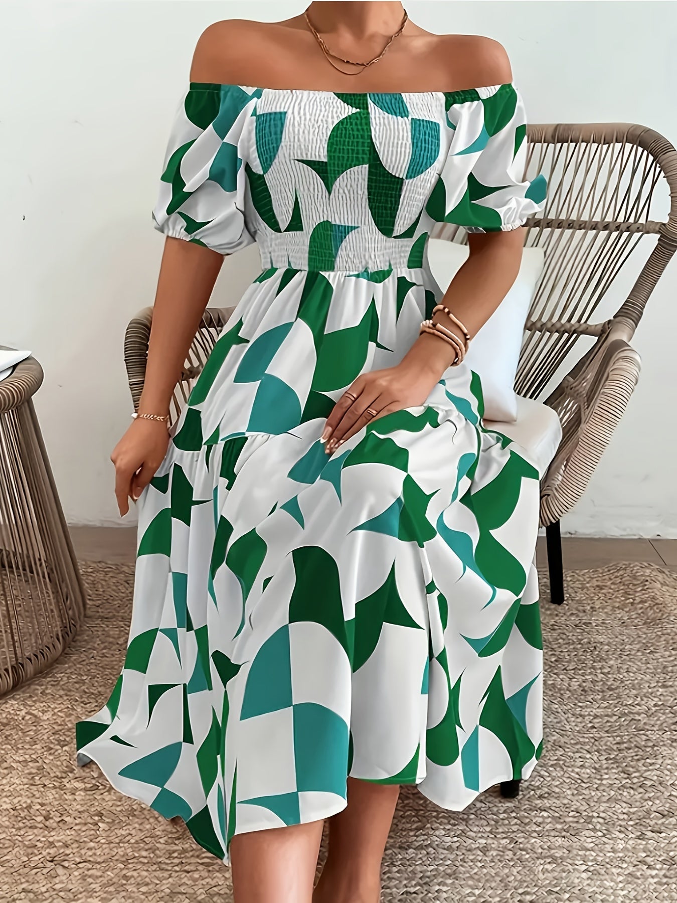 Stilla | Elegant Off Shoulder Kjole Med Flæse Grøn Forår Sommer