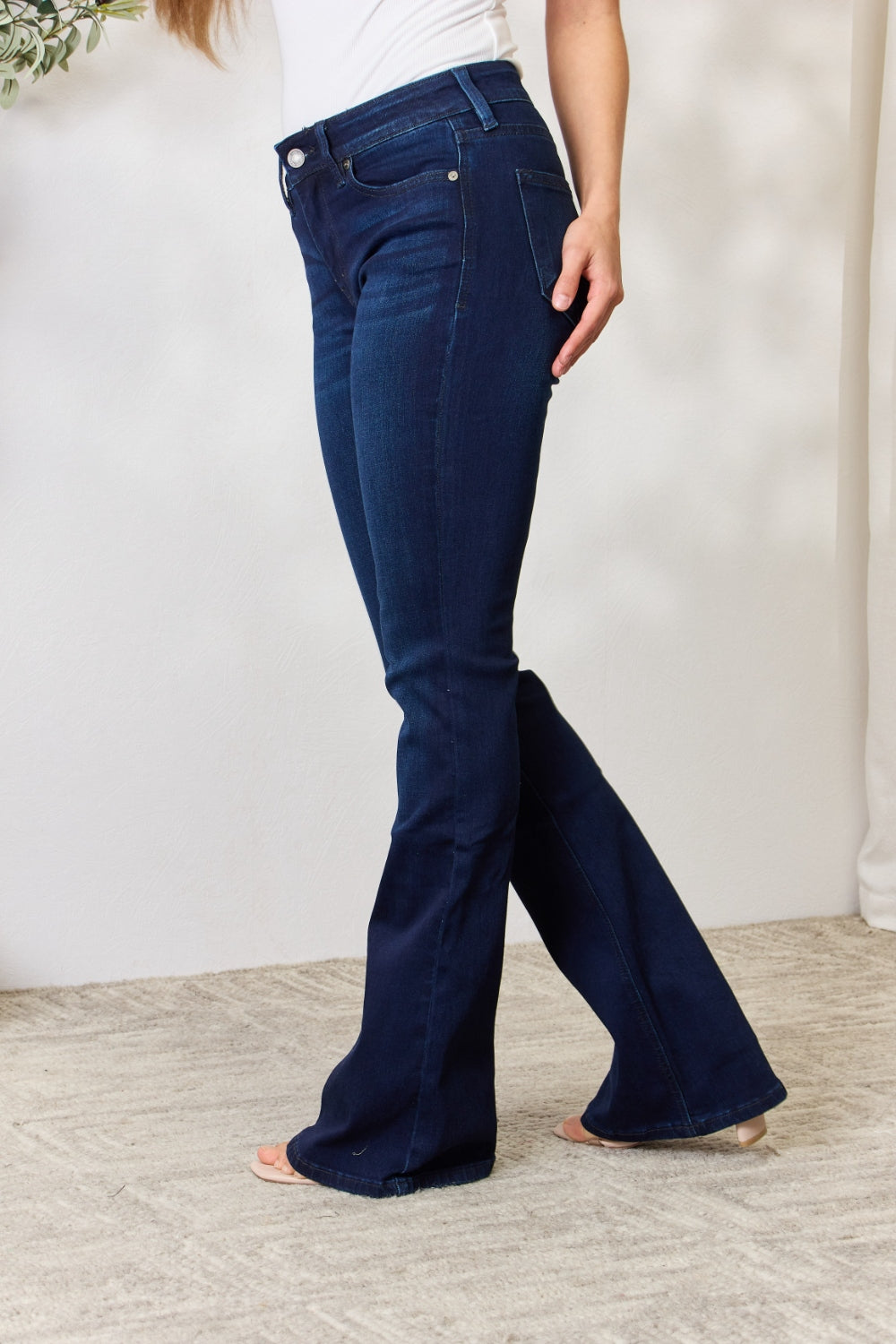Stilla | Full Size Mid Rise Flare Jeans på udsalg