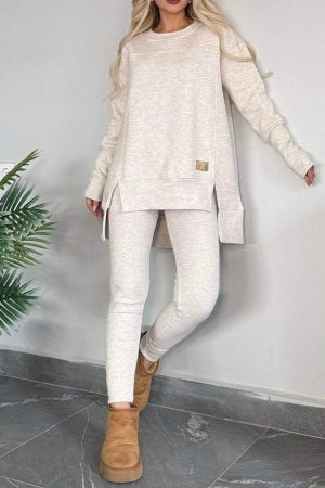 Stilla | Sweatshirt og Skinny Jeans Sæt Med Slids og Asymmetrisk Kant
