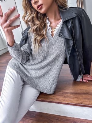 Stilla | Afslappet Langærmet Rynket V-hals Top Bluse