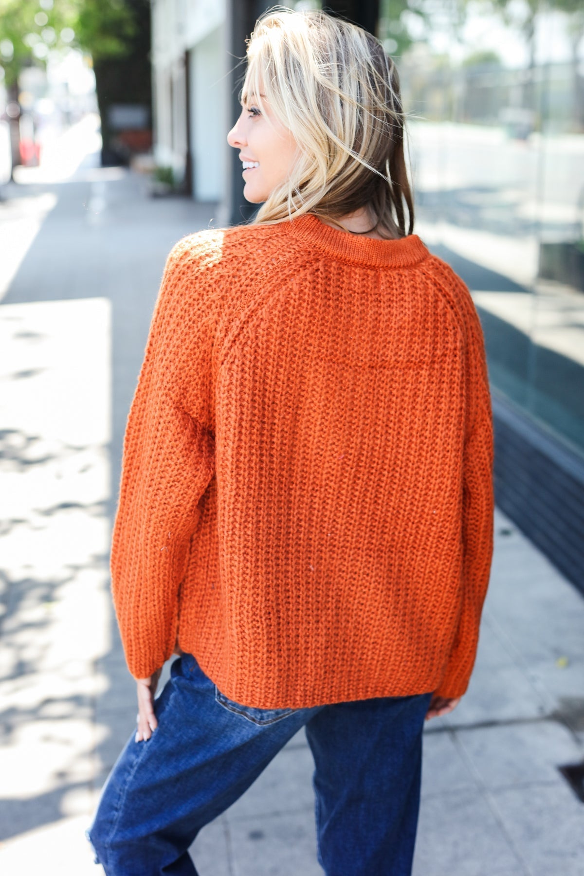 Stilla | Pullover Henley Med Knapstribe I Løs Strik Rust Hot på udsalg