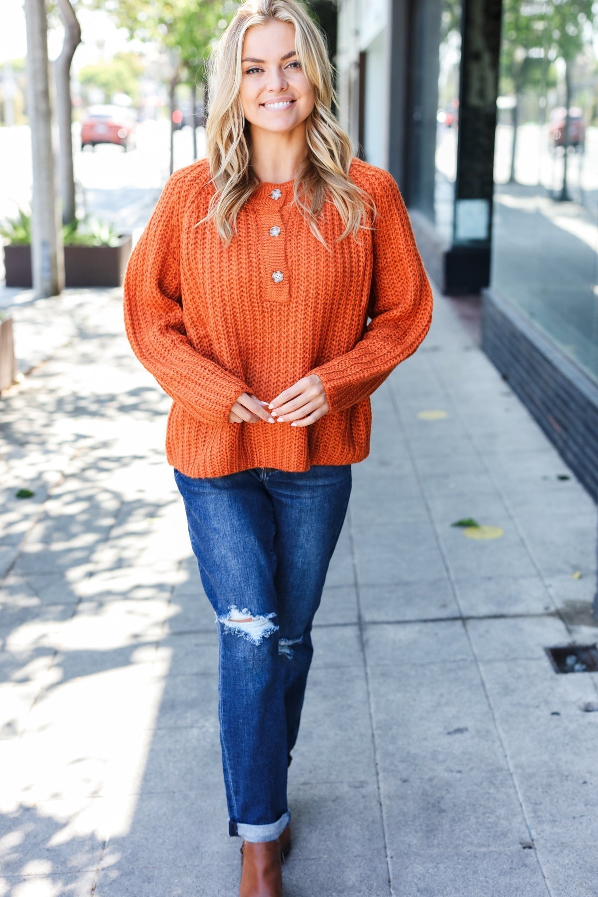 Stilla | Pullover Henley Med Knapstribe I Løs Strik Rust Hot på udsalg