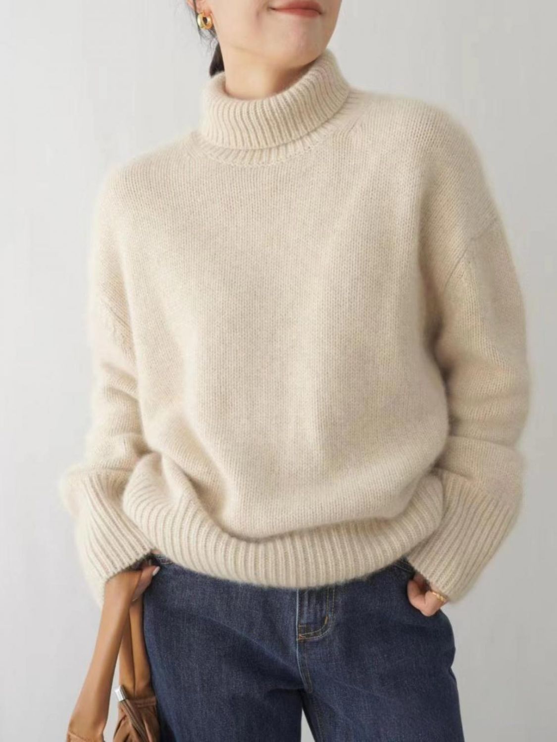 Stilla | Rullekravesweater med dropped shoulder og lange ærmer