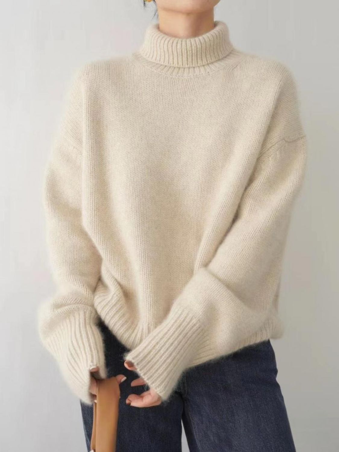 Stilla | Rullekravesweater med dropped shoulder og lange ærmer