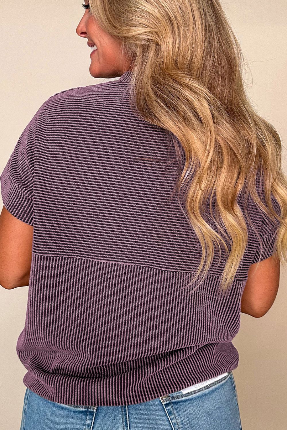 Stilla | Ribbet Strik-Mockneck Kortærmet T-Shirt