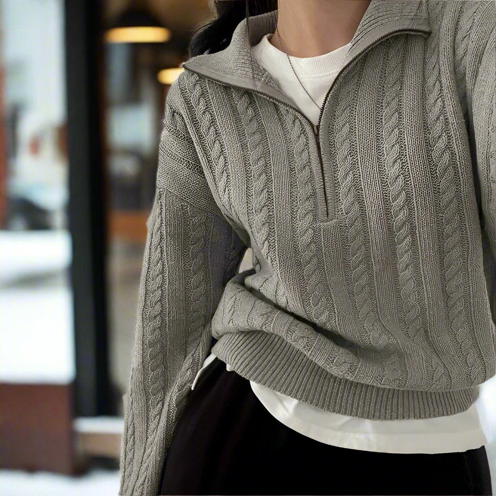 Stilla | Moderne sweater med halv lynlås