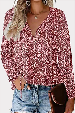 Stilla | Elegante Overdele Med Trykt Patchwork Og V-udskæring Online Hot Salg