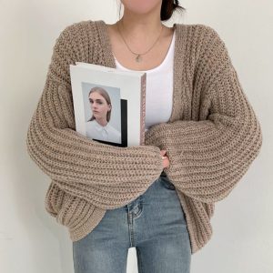 Stilla | Langærmet strikjakke med elegant touch