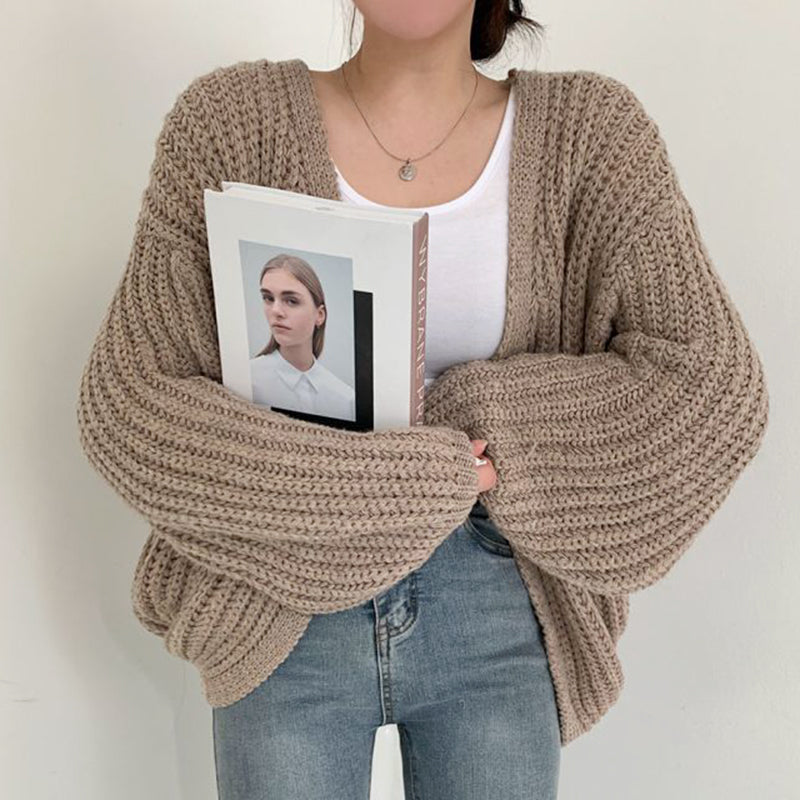 Stilla | Langærmet strikjakke med elegant touch