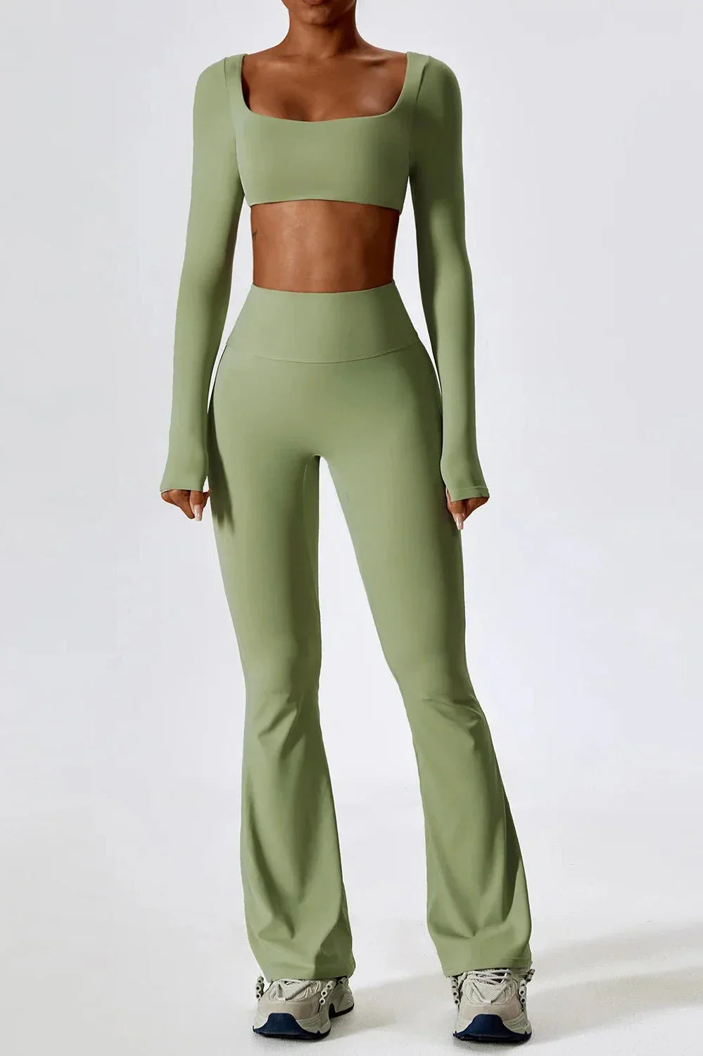 Stilla | Sæt Af Flared Leggings og Langærmet Crop Top