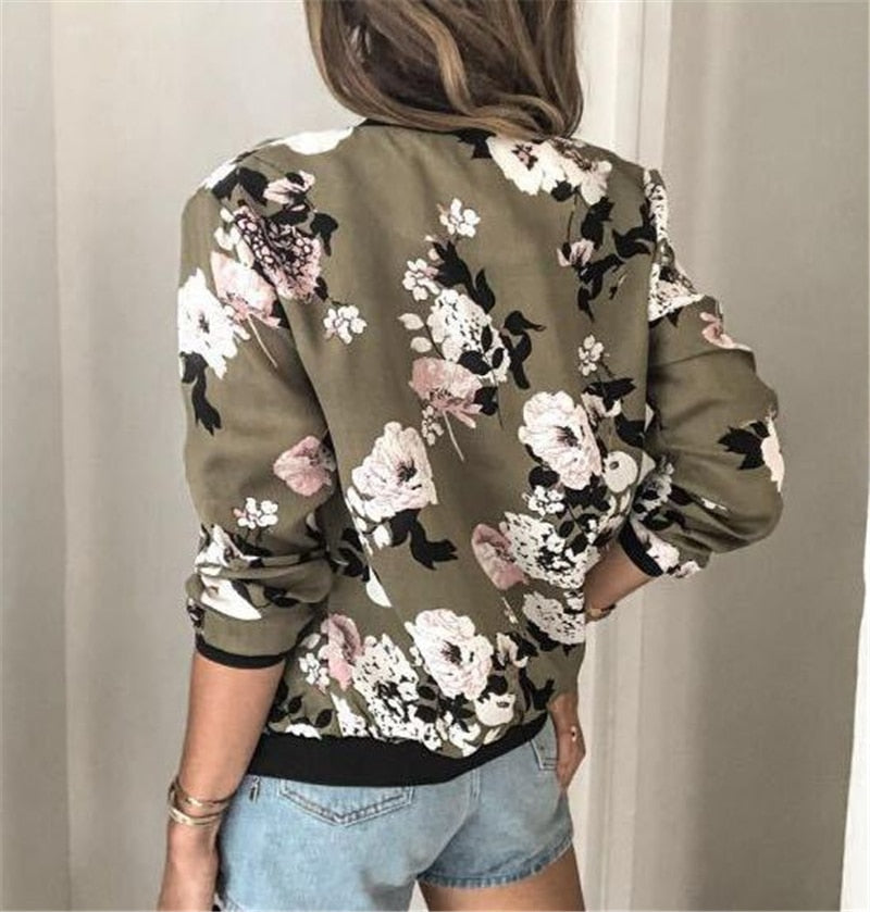 Stilla | Dame overgangsjakke med blomsterprint på udsalg