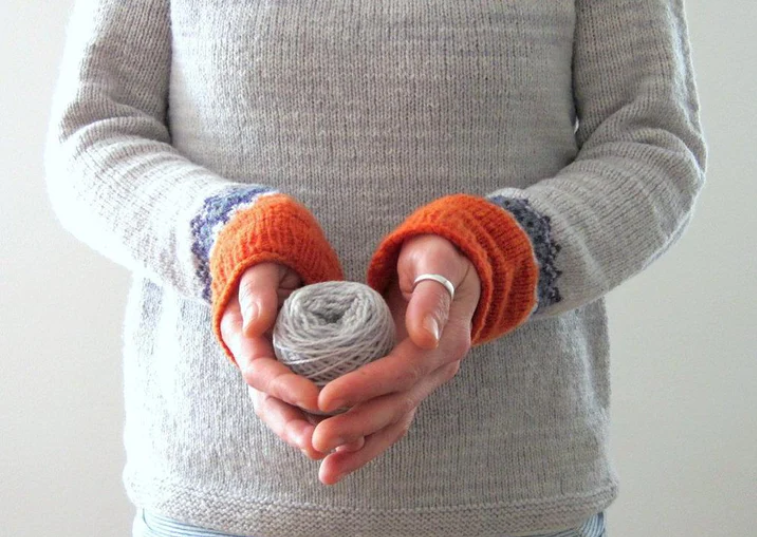 Stilla | Casual sweater med rund halsudskæring lavet af strik og lange ærmer til kvinder