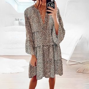 Stilla | Knælange Kjole med Leopardprint