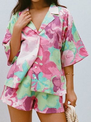 Stilla | Delt Sæt Med Blomsterprint Kortærmet Top Og Shorts